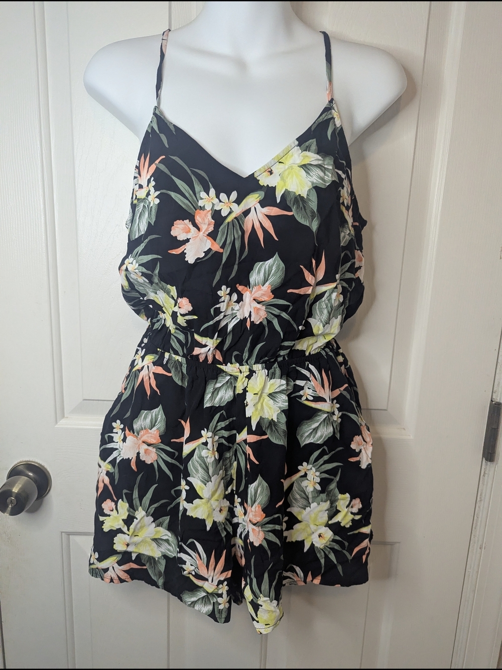 H&M Divided Tropical Floral Romper Women Sz M Black Hibiscus Summer Playsuit